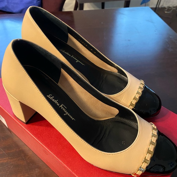 Salvatore Ferragamo low two-tone pumps - Picture 9 of 12